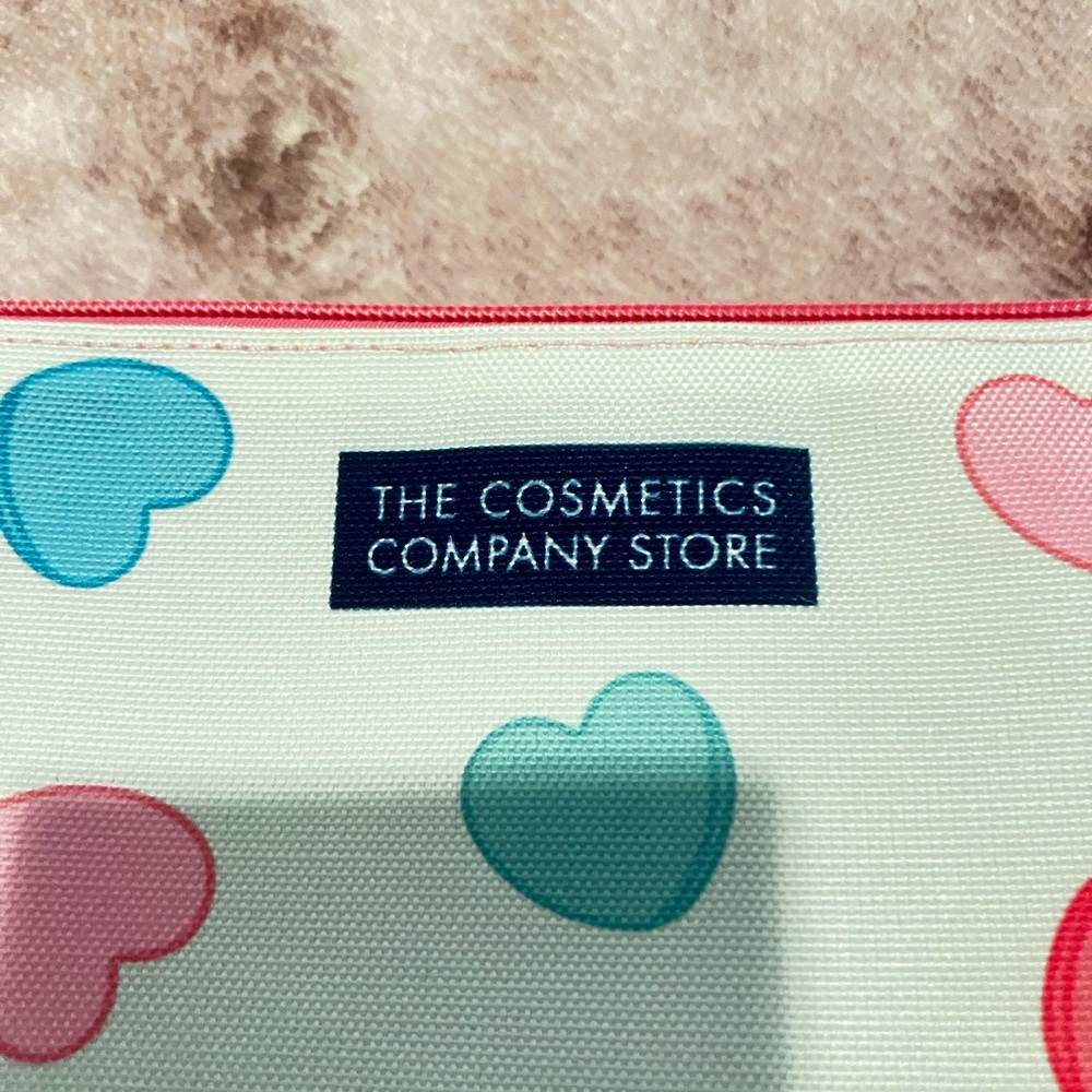 The Cosmetics Company Store Heart Cosmetic Bag Travel Makeup Pouch NWT - Picture 7 of 8